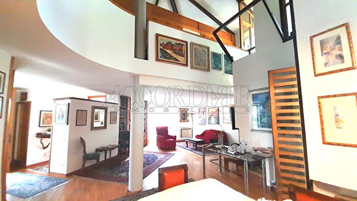 Casa con 8 locali in vendita in Abano Terme