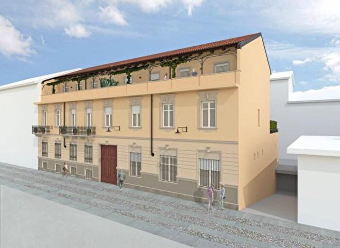 Appartamento trilocale in vendita in Via Corio, Torino