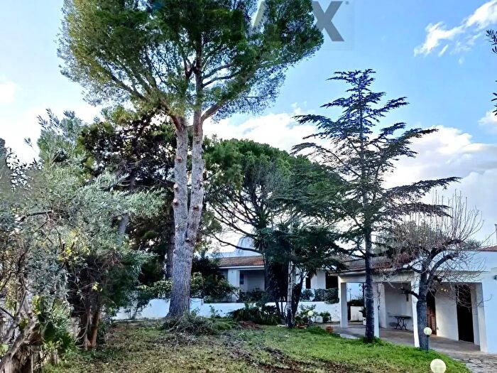 Casa con 10 locali in vendita in Via Judit Rosamarina di Ostuni, Ostuni