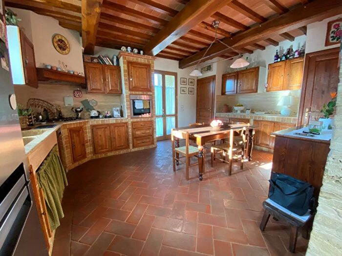 Casa con 12 locali in vendita in Capannoli