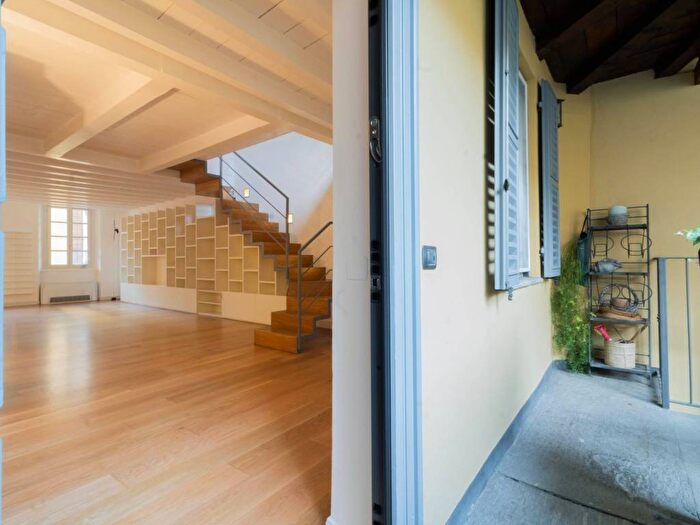 Casa trilocale in affitto in Via Cerva, Borgogna Largo Augusto, Milano