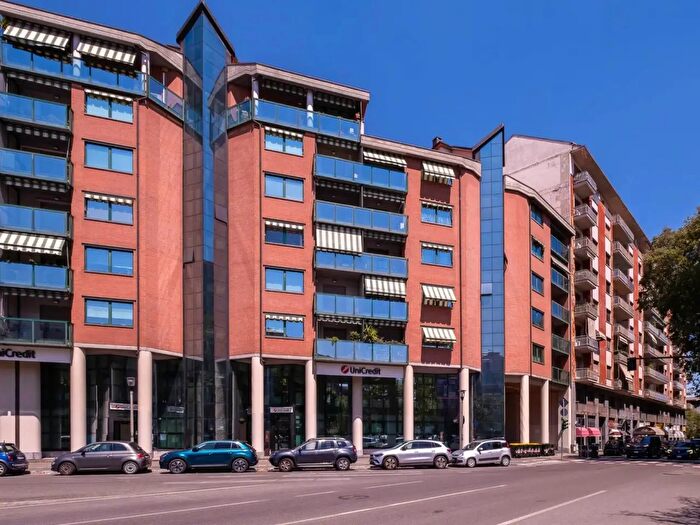 Appartamento con 5 locali in vendita in Corso Sebastopoli, Torino