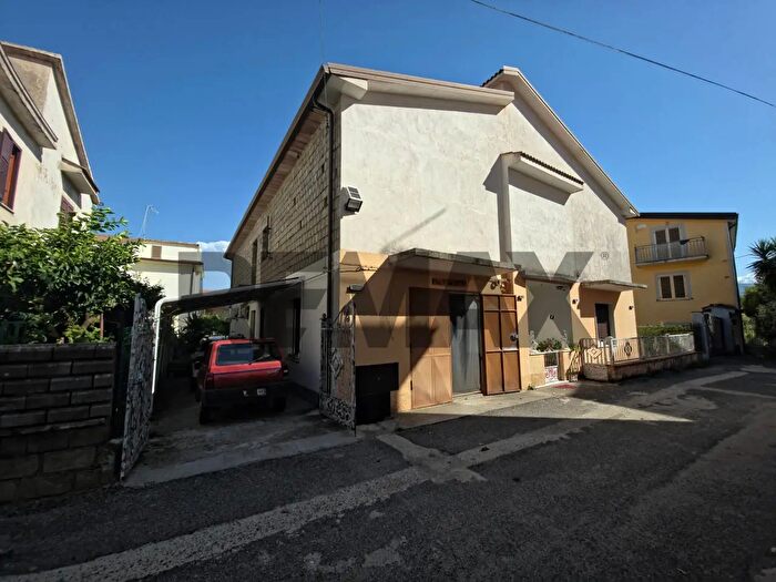 Casa con 7 locali in vendita in San Sosti