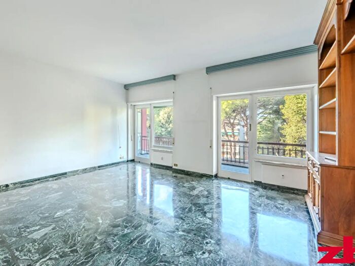 Appartamento con 7 locali in vendita in Via Stefano Prasca, Genova