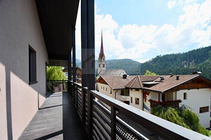 Appartamento trilocale in vendita in Dorf, Nova Ponente