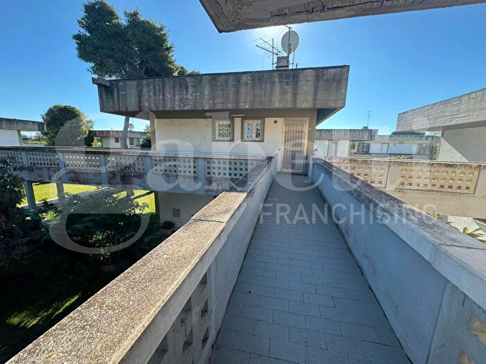 Appartamento trilocale in vendita in Via Tronto, Ardea