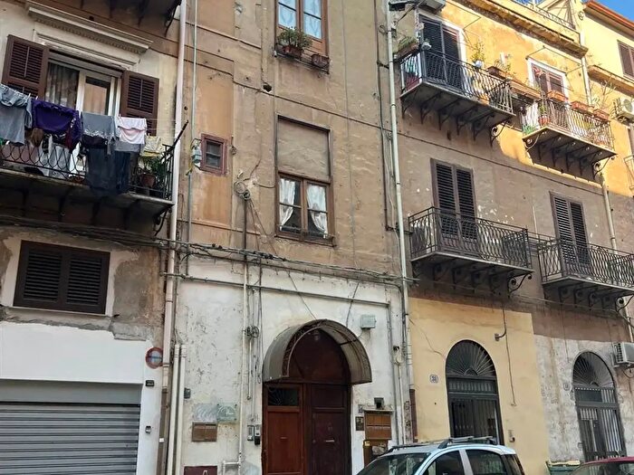 Appartamento con 5 locali in vendita in Via Rosario Riolo, Palermo