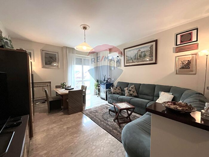 Appartamento trilocale in vendita in Arese