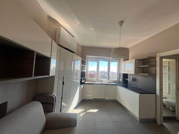 Appartamento monolocale in affitto in Via George Washington, Solari, Milano