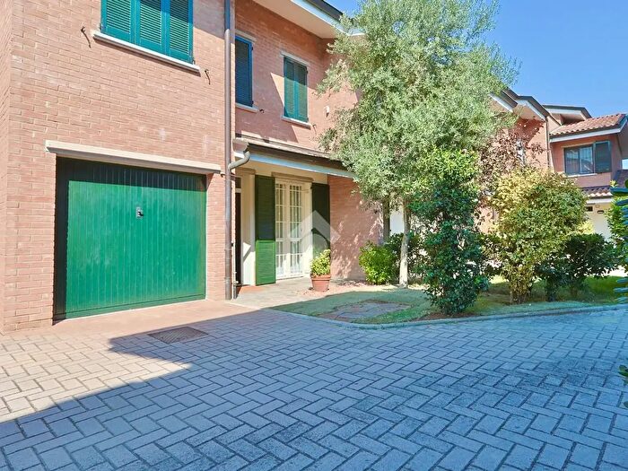 Casa quadrilocale in vendita in Via Enrico Ferri, Reggio nell'Emilia