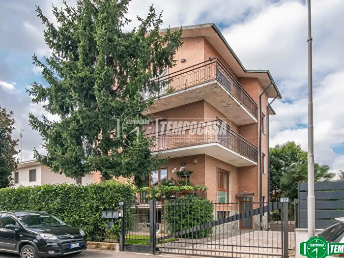 Appartamento quadrilocale in vendita in Via Stelvio, Arese