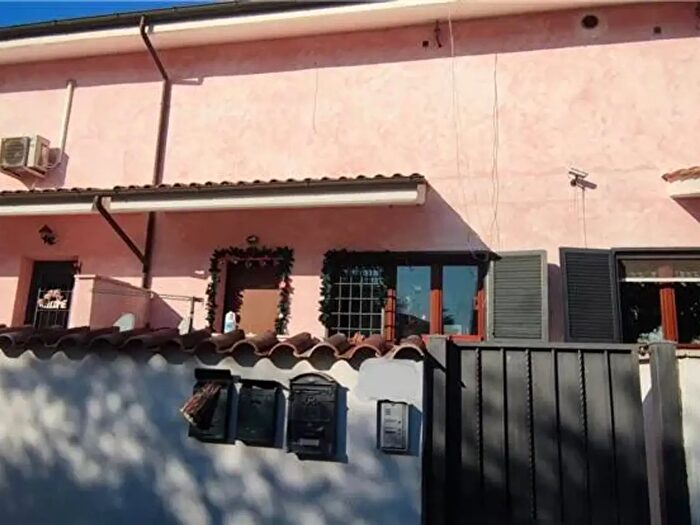 Casa quadrilocale in vendita in Via Luigi Pietrobono c, Roma