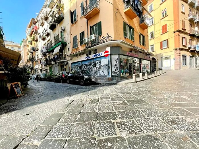 Appartamento quadrilocale in vendita in Vico S Matteo al Lavinaio, Napoli