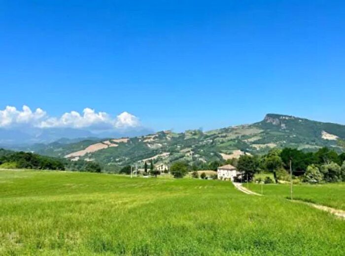 Casa con 6 locali in vendita in Contrada Cese, Force