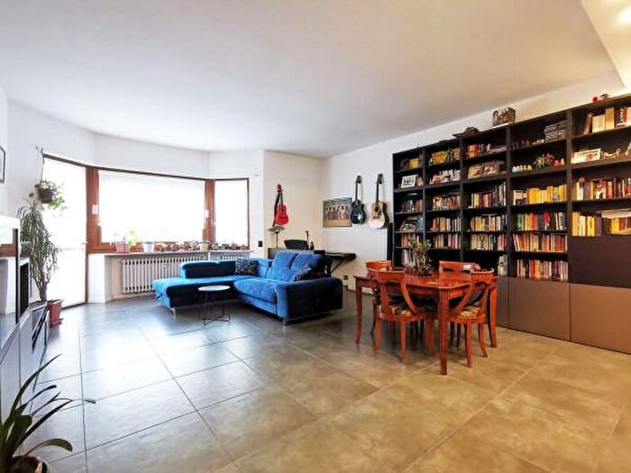 Appartamento quadrilocale in vendita in Via Mocchie, Torino