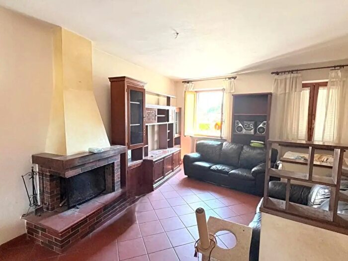 Casa quadrilocale in vendita in della Polveriera I, Lucca