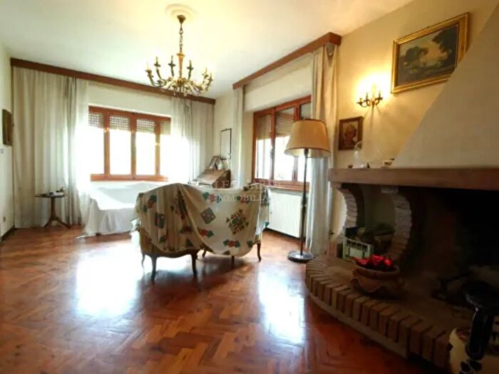 Casa con 6 locali in vendita in Via dei Molini, Sansepolcro