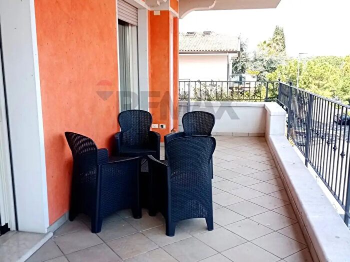 Appartamento trilocale in vendita in Via XXV Aprile, Sirmione