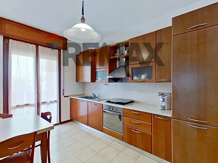 Appartamento trilocale in vendita in Via Ferrini, Busto Arsizio