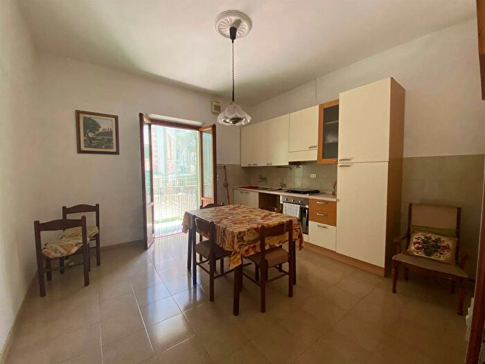 Appartamento trilocale in vendita in Via II Giugno a Certaldo Firenze, Certaldo