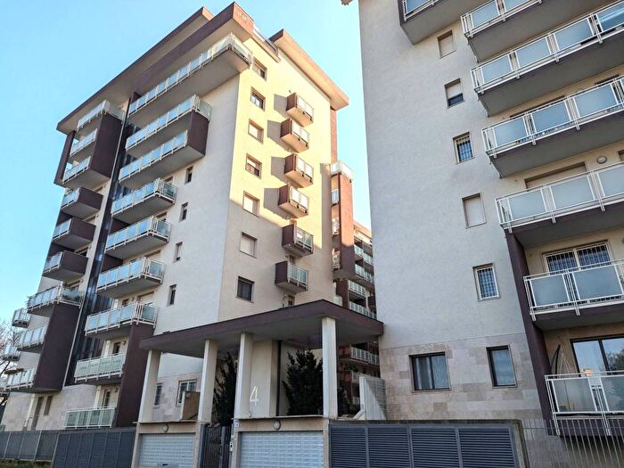 Appartamento trilocale in affitto in Via Caduti di Marcinelle, Rubattino, Milano