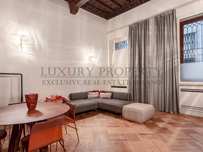 Appartamento trilocale in affitto in Via San Maurilio, Carrobbio, Milano