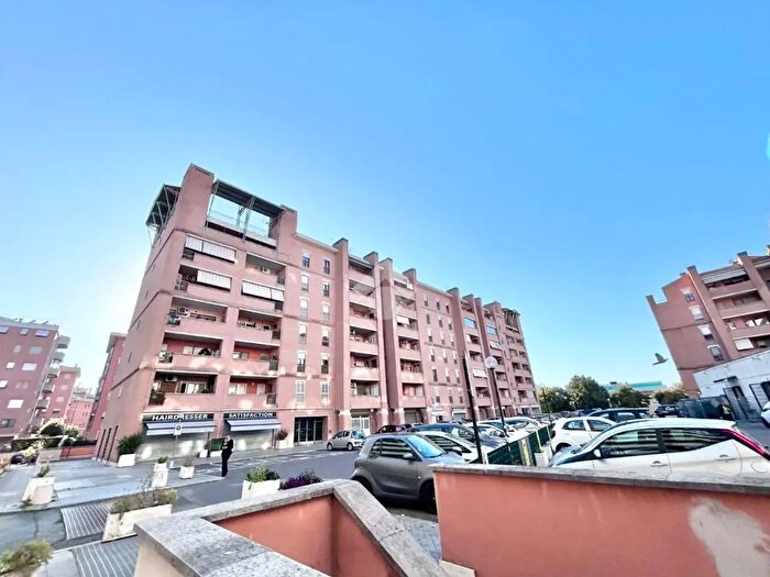 Appartamento bilocale in vendita in Via Beniamino Segre, Roma