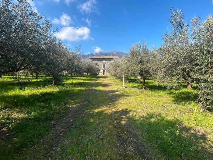 Appartamento con 6 locali in vendita in Mignano Monte Lungo