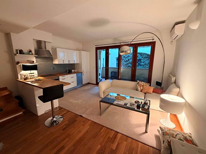 Appartamento trilocale in affitto in Viale Petrarca, Firenze