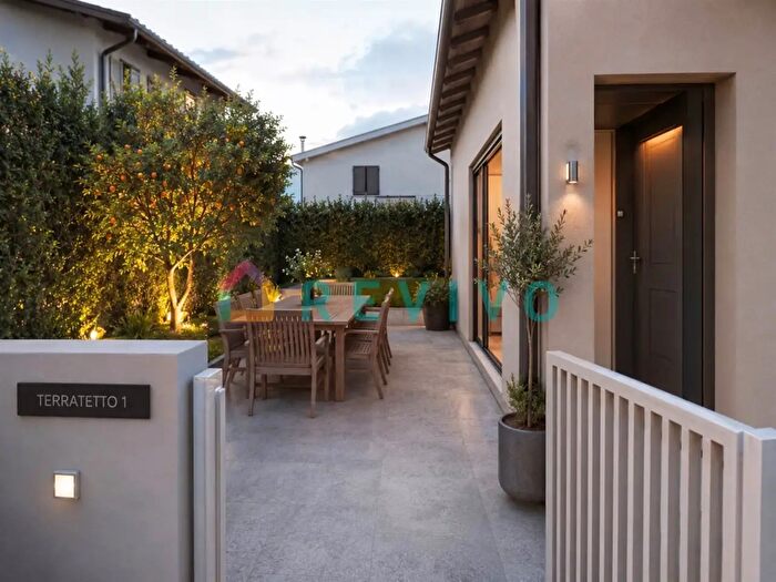 Casa con 6 locali in vendita in Firenze