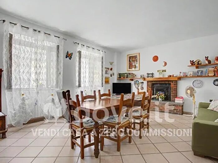 Casa quadrilocale in vendita in Contrada Crosa, Cocquio Trevisago