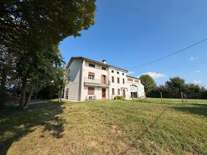 Casa quadrilocale in vendita in Via Santa Romana, Schiavon