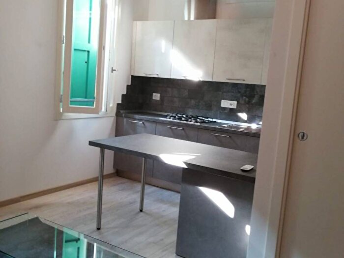 Appartamento trilocale in affitto in Via delle Rose, Centro Storico, Modena