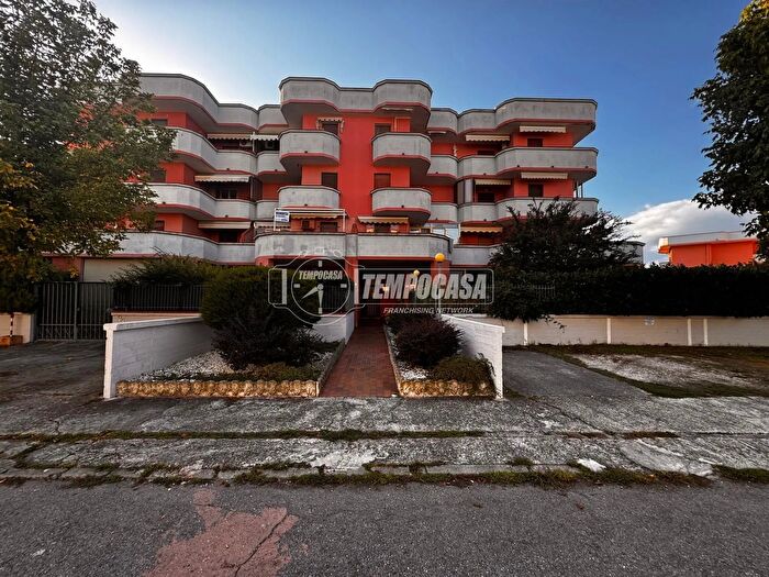 Appartamento trilocale in vendita in Viale Liechtenstein Lido delle Nazioni, Comacchio