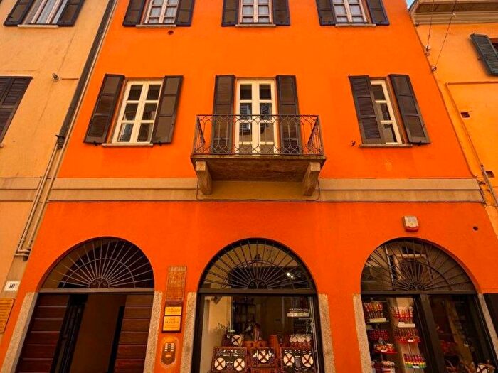 Appartamento trilocale in affitto in Via San Martino della Battaglia, Centro, Varese