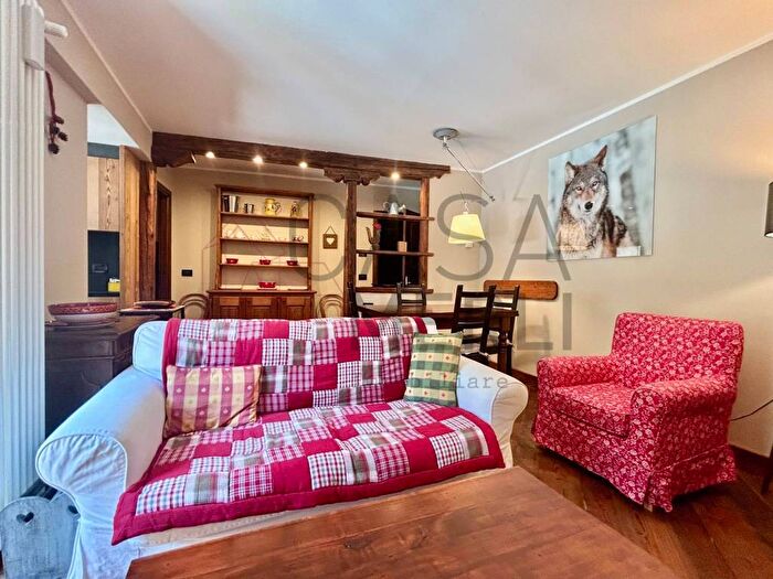 Appartamento trilocale in affitto in Via Crammont, Prè Saint Didier, Prèsaintdidier