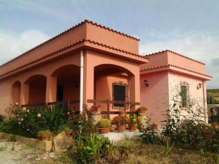 Casa bilocale in affitto in Via delle Palme, Contrada Fiori Sud, Menfi