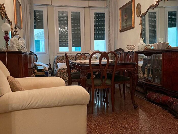 Appartamento con 6 locali in affitto in Via Giovanni Torti, San Fruttuoso, Genova
