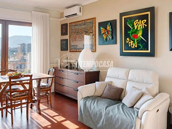 Appartamento trilocale in vendita in Rapallo