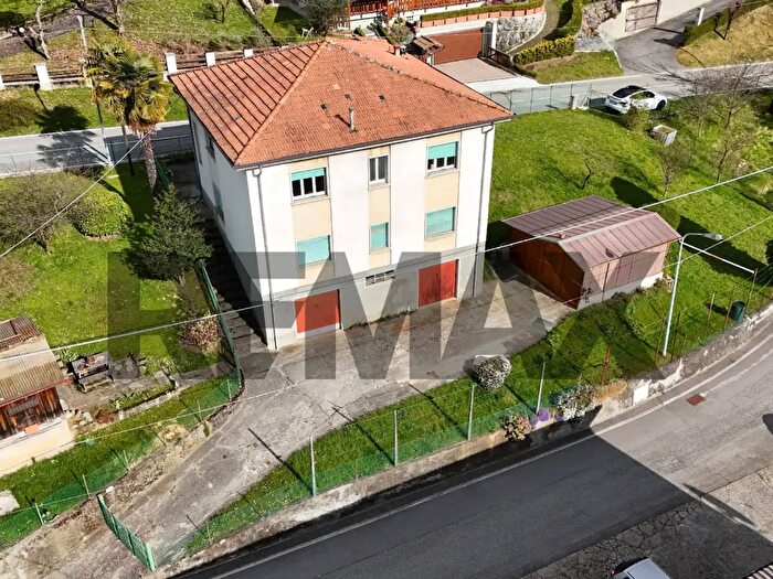 Casa trilocale in vendita in Albino