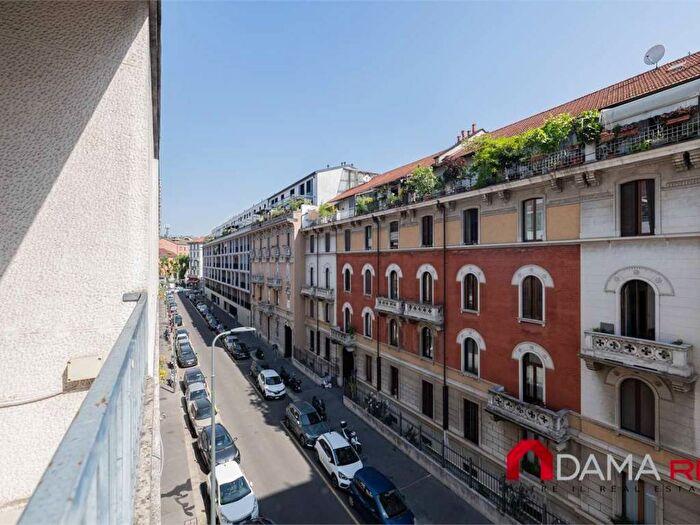 Appartamento quadrilocale in affitto in Via Verona, Porta Romana Medaglie d'Oro, Milano