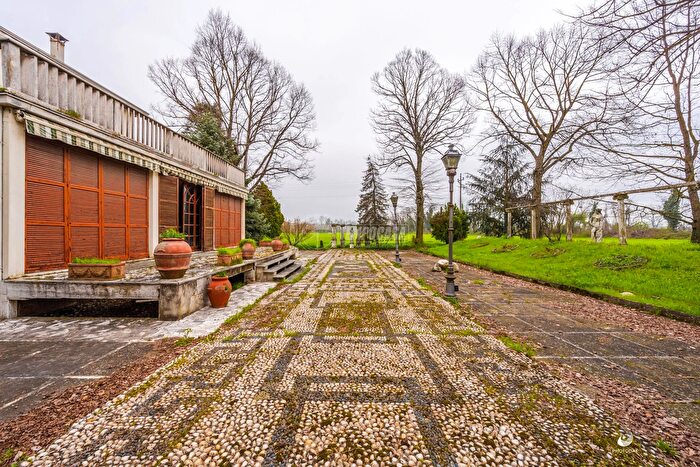 Casa con 5 locali in vendita in Strada Bianconese, Fontevivo