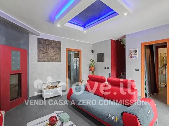 Casa con 5 locali in vendita in Via Carlo Cattaneo, Leini