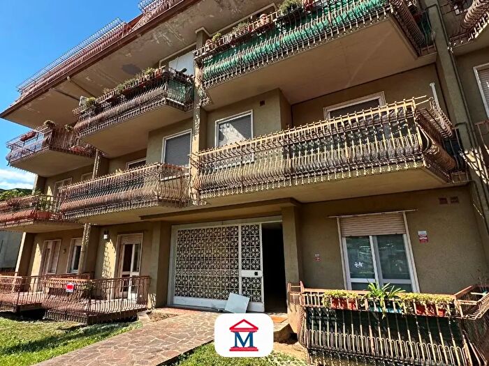 Appartamento quadrilocale in vendita in Via Aldo Moro, Villa D'Alme'