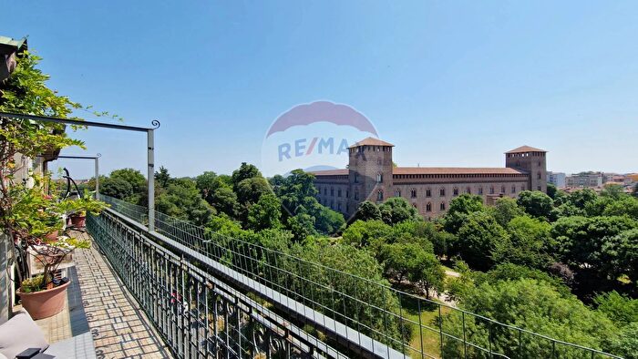 Appartamento trilocale in vendita in Viale XI Febbraio, Pavia