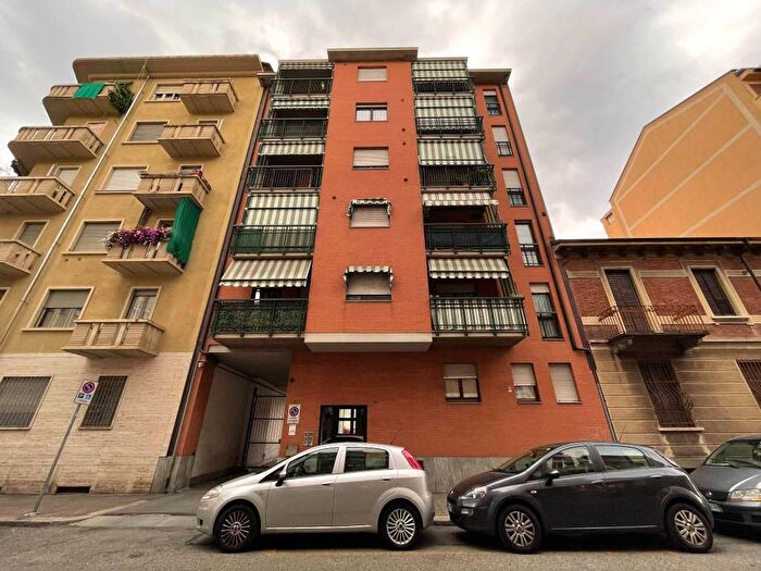 Appartamento bilocale in affitto in Via Santhià, Barriera di Milano, Torino