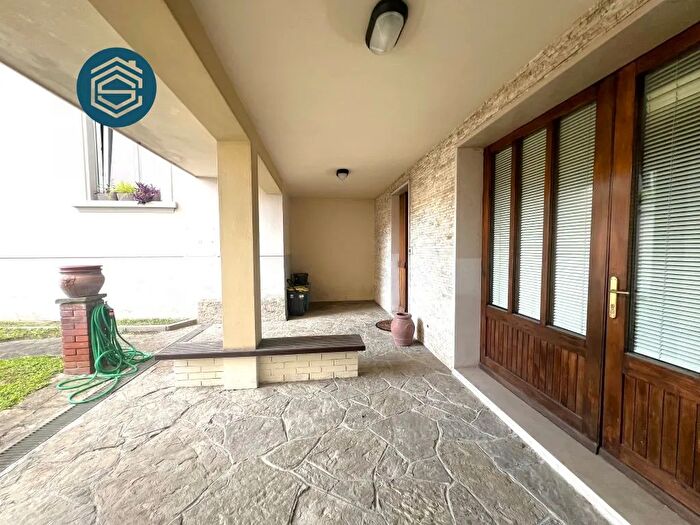 Casa con 8 locali in vendita in Via Bruno Buozzi, Campi Bisenzio