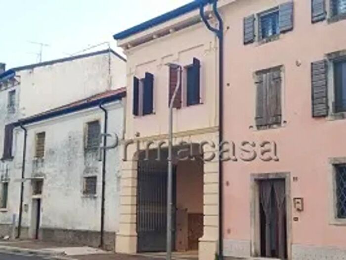 Appartamento bilocale in affitto in Via Vittorio Emanuele, Erbe'