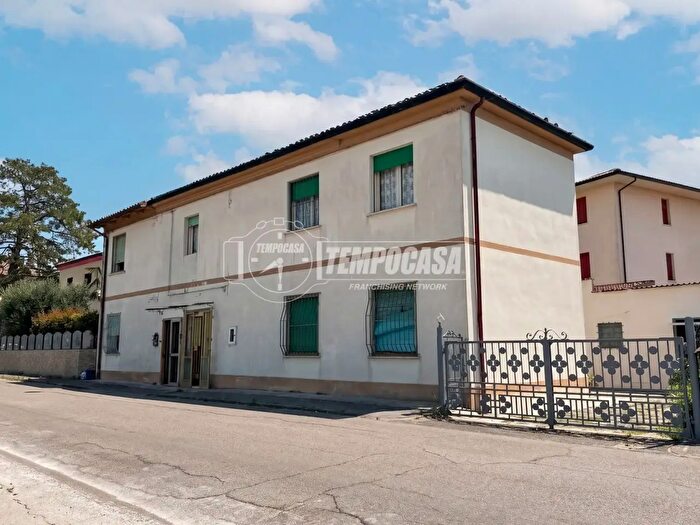 Appartamento con 5 locali in vendita in Via Martiri della Libertà San Carlo, Terre del Reno