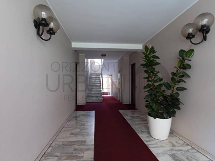 Appartamento trilocale in affitto in Via Pietro Orseolo, Solari, Milano